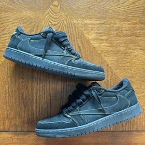 Travis Scott Phantom Black Size 8.5M